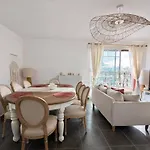 For 6 People, Terrace, Parking Apartamento
