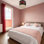 For 6 People, Terrace, Parking Apartamento