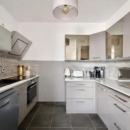 For 6 People, Terrace, Parking Appartamento *