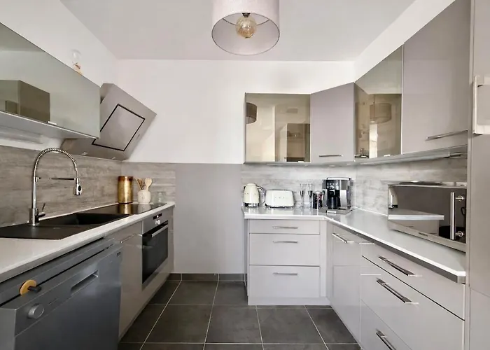 For 6 People, Terrace, Parking Appartamento *