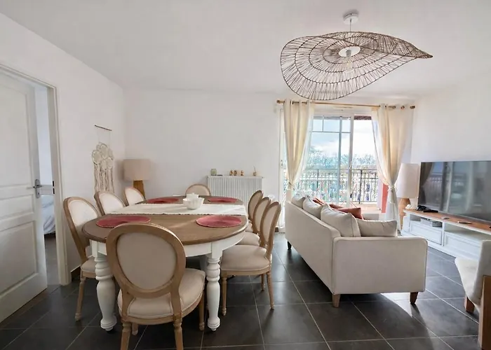 For 6 People, Terrace, Parking Appartamento