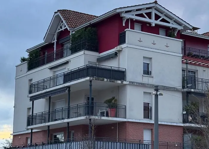 For 6 People, Terrace, Parking Apartment