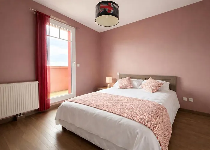 For 6 People, Terrace, Parking Apartment